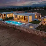 Villa Nobus - Luxury With Private Pool, Sea View & Sunset Marathópolis