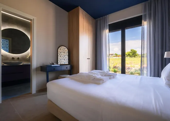 Villa Nobus - Luxury With Private Pool, Sea View & Sunset Marathopoli