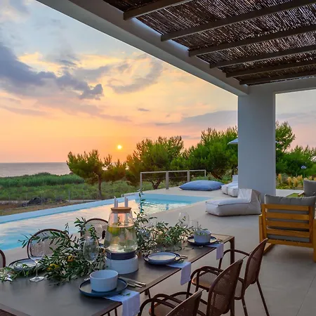 Nobus - Luxury With Private Pool, Sea View & Sunset マラトポリス
